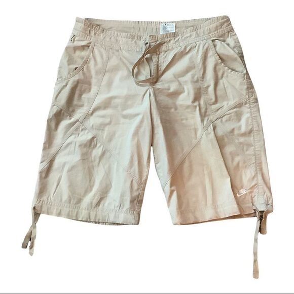 Nike Cargo Shorts in Tan Size M. Excellent Condition - Picture 1 of 6